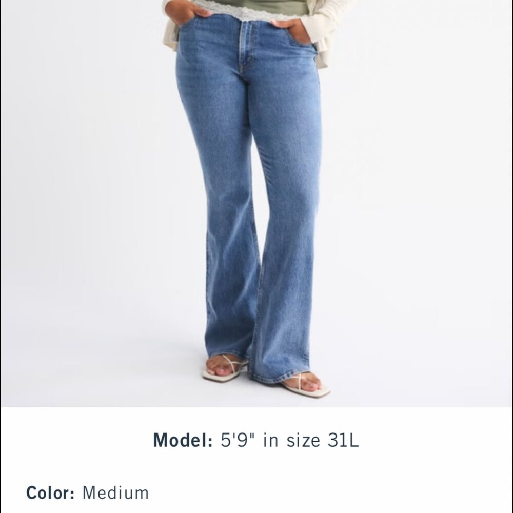 A&F Curve Love High Rise / Bootcut / Long Jeans - WORN ONCE